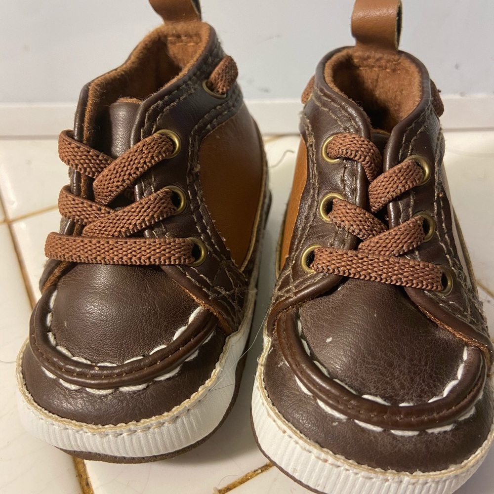 Newborn Infant First Shoes for Boys! Adorable!